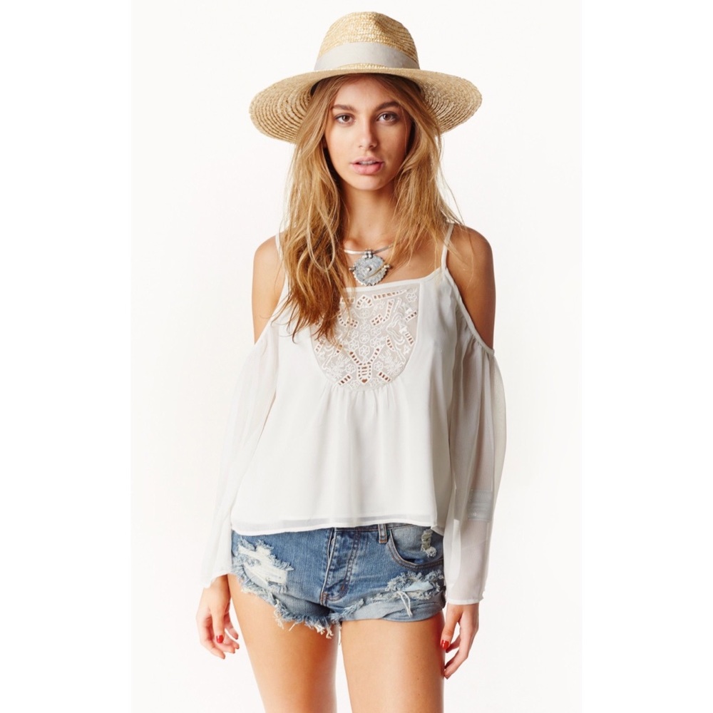 Lovers + Friends Coastal Love white cold shoulder - Picture 1 of 8